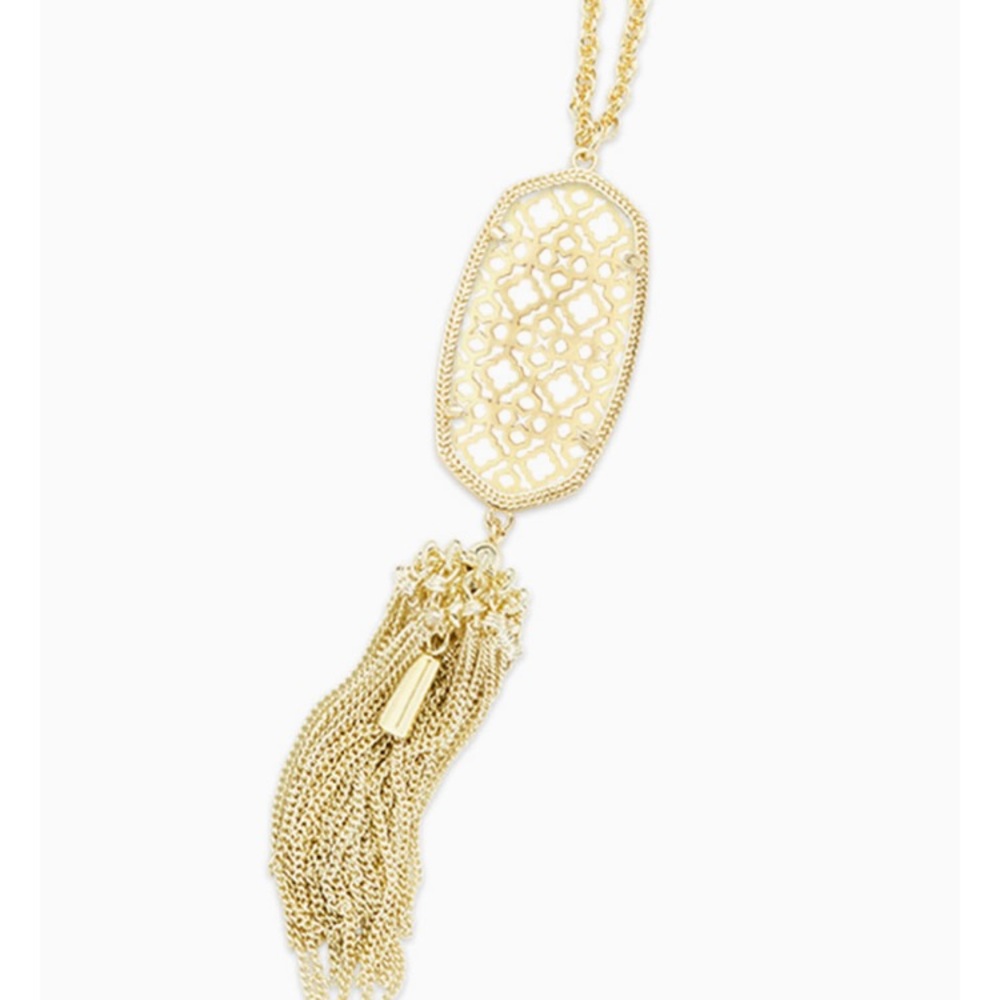 Kendra Scott necklace
